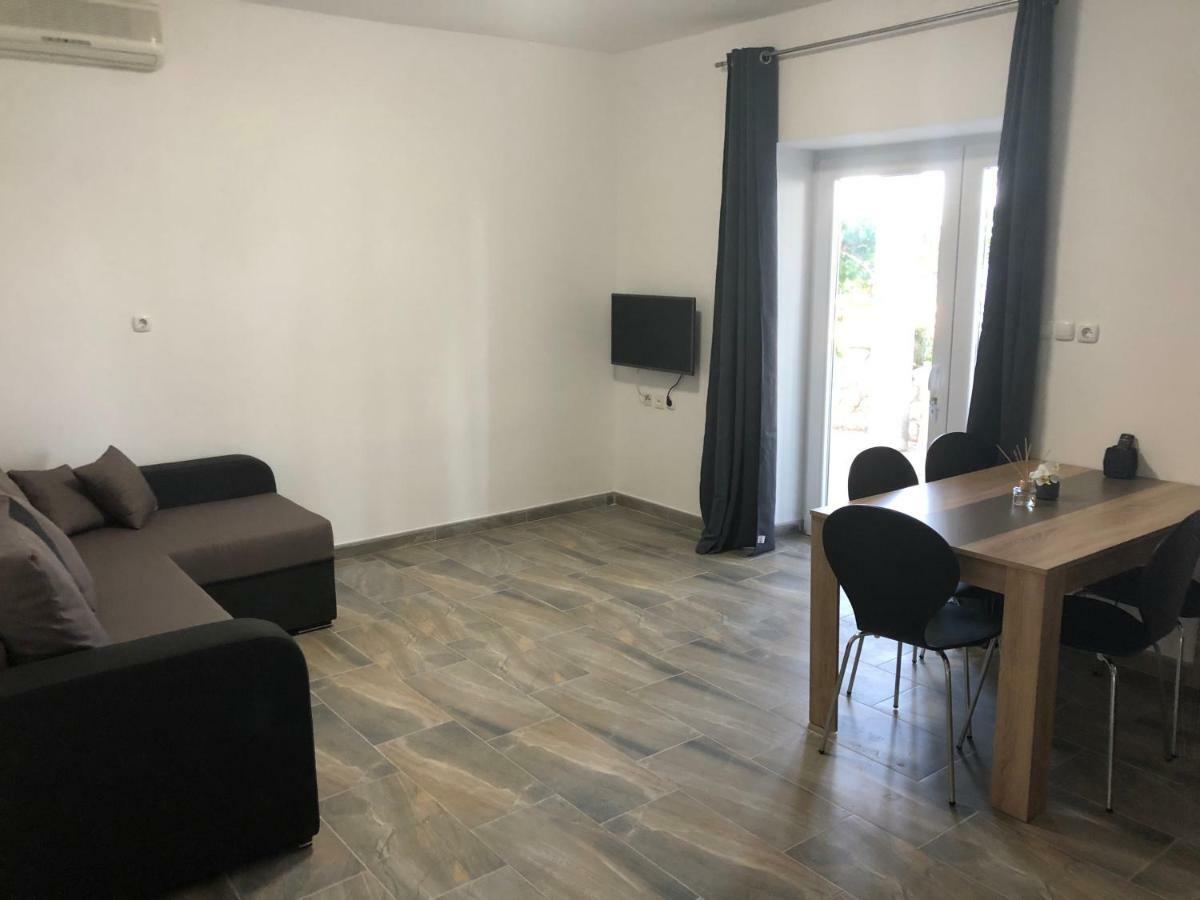 Croatia Mandre Apartment Exterior photo